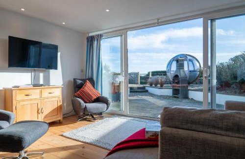 Praa Sands House | The Cove