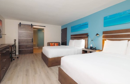 Harbor Hotel | The Cove Hotel , Queen Queen Suite| Near Pool, Lounge & Long Beach Cruise Port