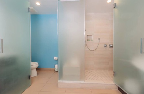 Harbor Hotel | The Cove Hotel , Queen Queen Suite| Near Pool, Lounge & Long Beach Cruise Port
