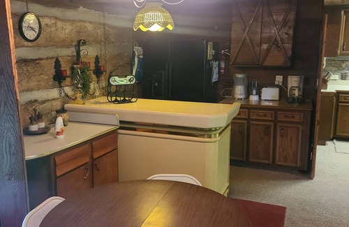 Taswell Cabin | The Cove TOKA Cabin.30 seconds from Patoka Lake.Sleeps 10