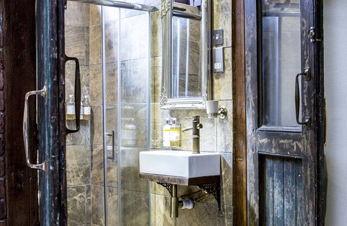 Northern Quarter Hotel | The Cow Hollow Hotel