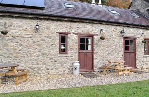 Llandovery House | The Cow Shed