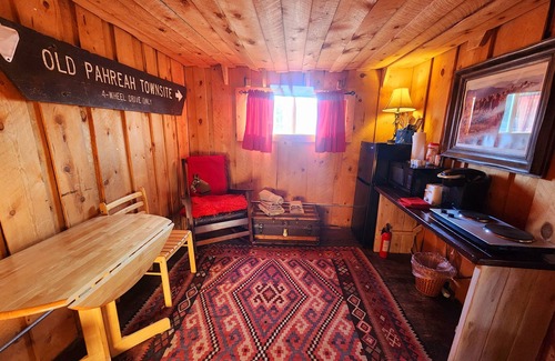 Kanab Cabin | The Cowboy Cabin at the Paria River Ranch