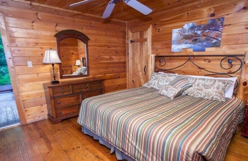 Chatsworth Cabin | The Coyote Bluff Cabin