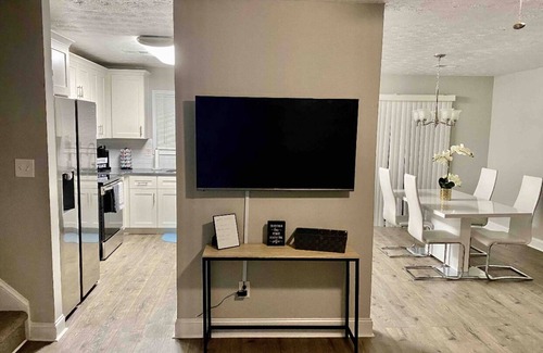 Jonesboro House | The cozy 3