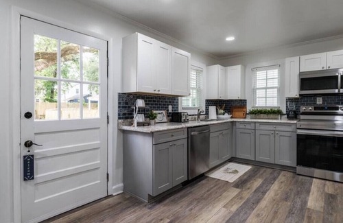 North Charleston Cottage | The Cozy Blue Cottage in Park Circle