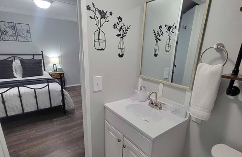 Ruffin House | -The Cozy Casa- 2 min drive from Exit 53 in Walterboro. Clean & Stylish!