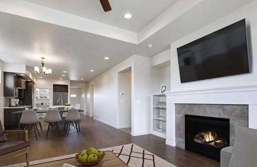 Southeast Boise House | The Cozy & Classy Boise Home No cleaning fee!