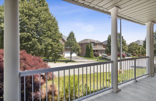 Richmond Hill House | The cozy corner house in the Richmond Hill