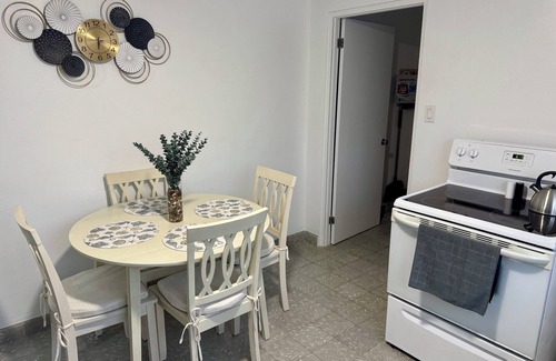 Spanish Wells House | The Cozy Cottage is an inviting 2-bedroom house in Spanish Wells with Golf Cart