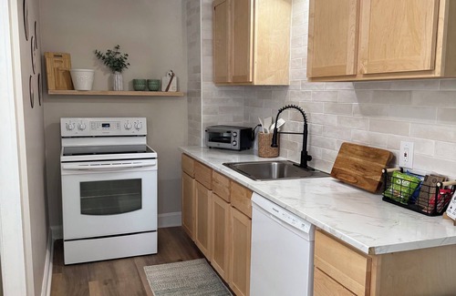 Canton House | The Cozy Cottage welcomes you!
