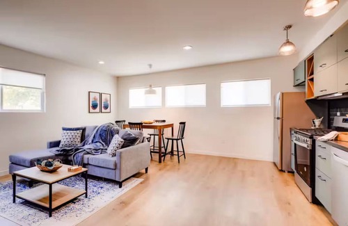 Charter Oak House | The Cozy Flat