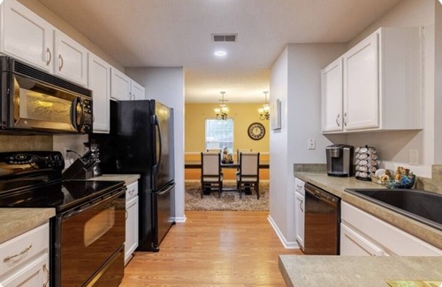 North Charleston House | The Cozy Hidden Gem