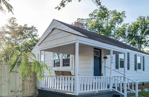 Macon House | The Cozy House on Rogers In Quiet Ingleside Area