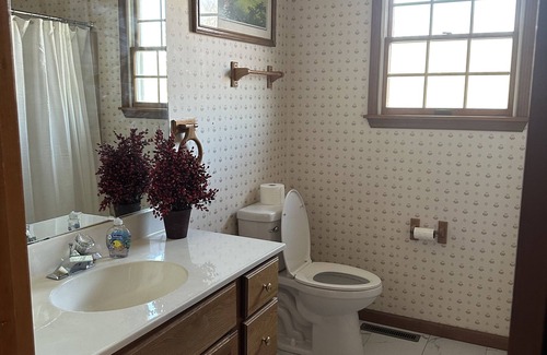 Brodheadsville Bed & Breakfast | The cozy house where you can stay with your family with a gym, and a game room.