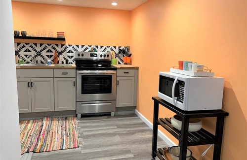 Cookeville Apartment | The Cozy Nook- by Downtown, I-40 & Lake. Wooded view