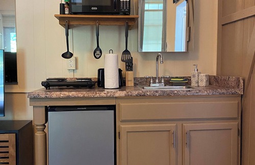Seneca Falls Apartment | The Cozy Nook