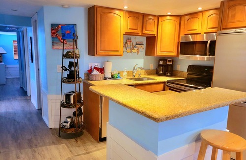 Matlacha House | The Crab Shack - Fully-equipped and Updated 2-bedroom Waterfront Vacation Rental