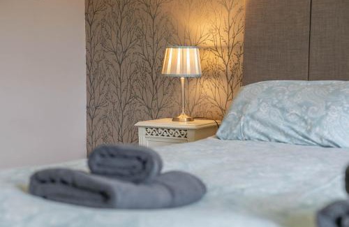 Overstrand House | The Crabpot Five mins Norfolk beach. Crabpot Cottages - Sheringham