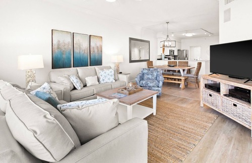 St. Tropez Condo | The Crescent 311, Beach Service Included in Season!