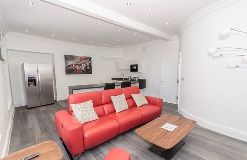 Plymouth Apartment | The Crescent by Pureserviced