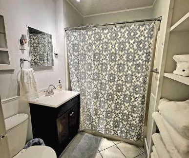 Hutchinson Villa | The Crescent House