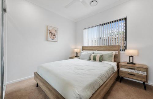 Burpengary East House | The Crest North Harbour Estate Sleeps 8