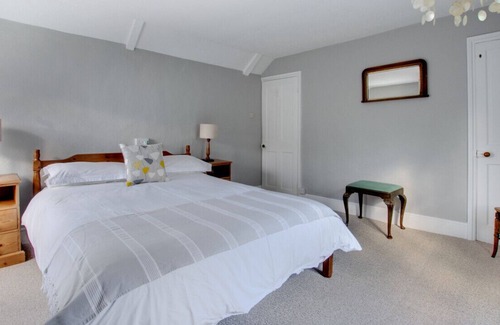Aldborough House | The Crest - Three Bedroom House, Sleeps 6