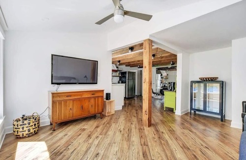 Prince Edward Apartment | The Crick in PEC - 5 min walk to Main St