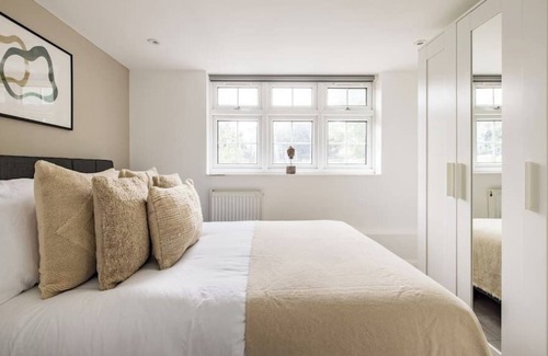 Dudden Hill Apartment | The Cricklewood Flats