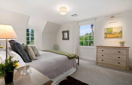 Bowral House | The Croft - Enchanting Bowral stone cottage