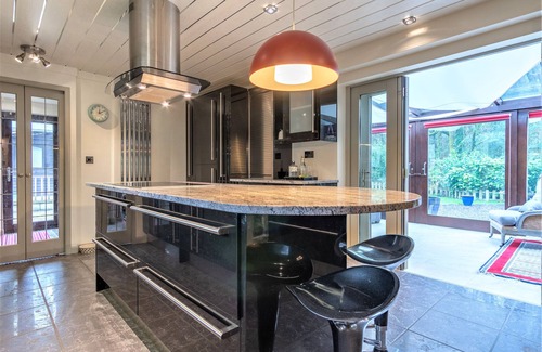 Rhyd-y-clafdy Cottage | THE CROSSING COTTAGE, pet friendly, with open fire in Criccieth