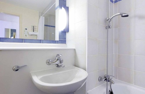 Wyken Hotel | The Crossway Hotel