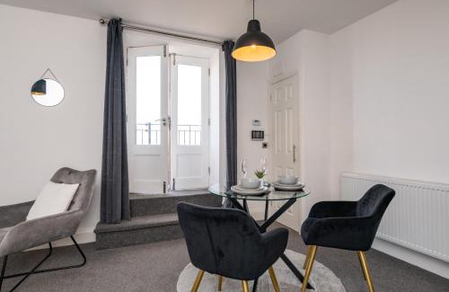 Morecambe Apartment | The Croston promenade balcony apartment- Morecambe central promenade, beach front and sea views