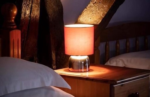 Alton Bed & Breakfast | the crown hotel