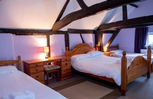 Alton Bed & Breakfast | the crown hotel