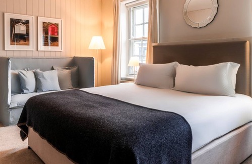 Martlesham Heath Hotel | The Crown hotel