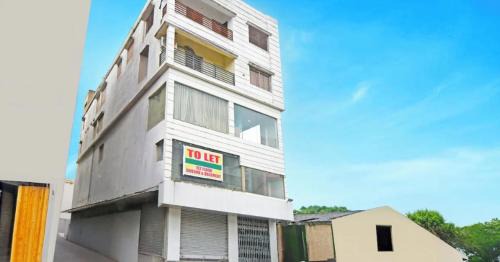Madhyamgram Hotel | The Crown Inn Madhyamgram