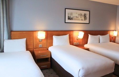 Cricklewood Hotel | The Crown London
