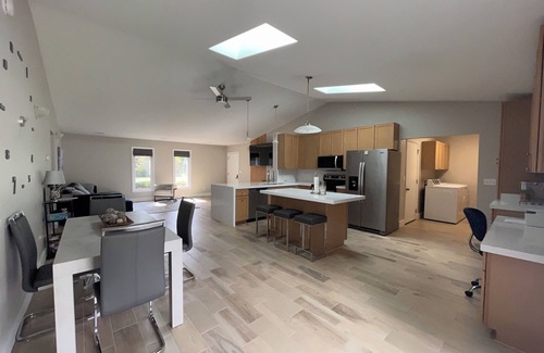Findlay House | The Crystal Rose House spacious, modern and bright