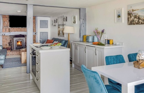 Sennen Cove Cottage | THE CUBBY HOLE, pet friendly, country holiday cottage in Sennen Cove