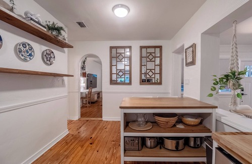 Lakeland House | The Cumberland Cottage Downtown, Florida Southern College, Lake Morton- Sleeps10