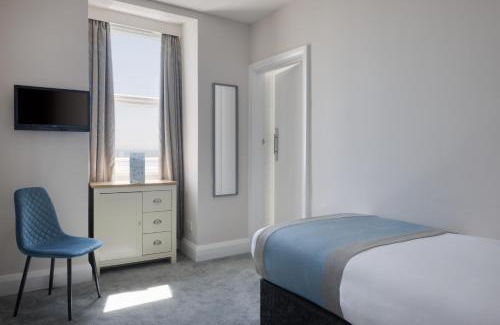 Eastbourne City Centre Hotel | The Cumberland Hotel