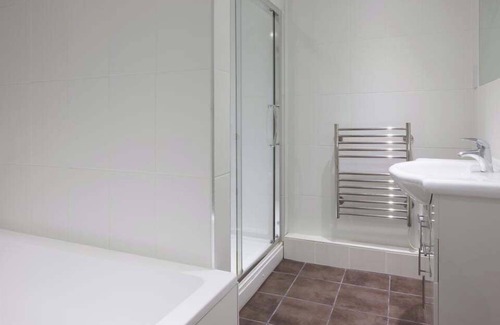 Eastbourne City Centre Hotel | The Cumberland Hotel