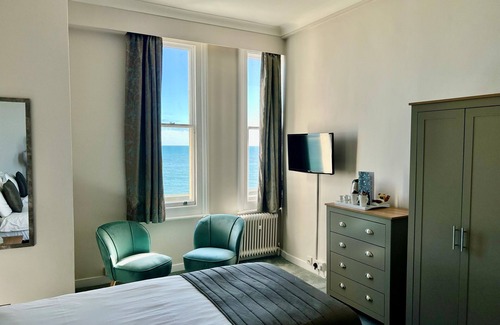 Eastbourne City Centre Hotel | The Cumberland Hotel