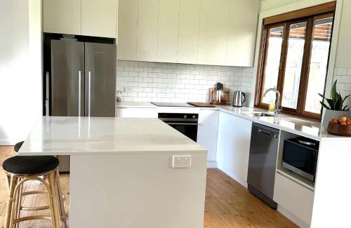 Port Elliot House | The Cutting Colman Pl Port Elliot - No Linen Included
