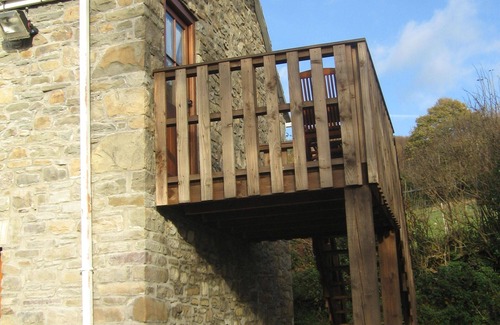 Cwmbach Apartment | The Cwtch, our cosy Shepherd's Hut