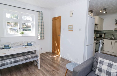 Aberporth Cottage | THE CWTCH, pet friendly, with a garden in Aberporth
