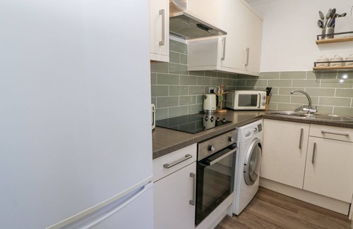 Aberporth Cottage | THE CWTCH, pet friendly, with a garden in Aberporth
