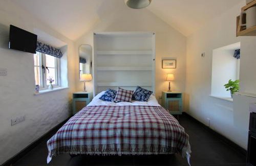 Walwyn's Castle Apartment | The Dairy, A Cosy conversion nr Little Haven